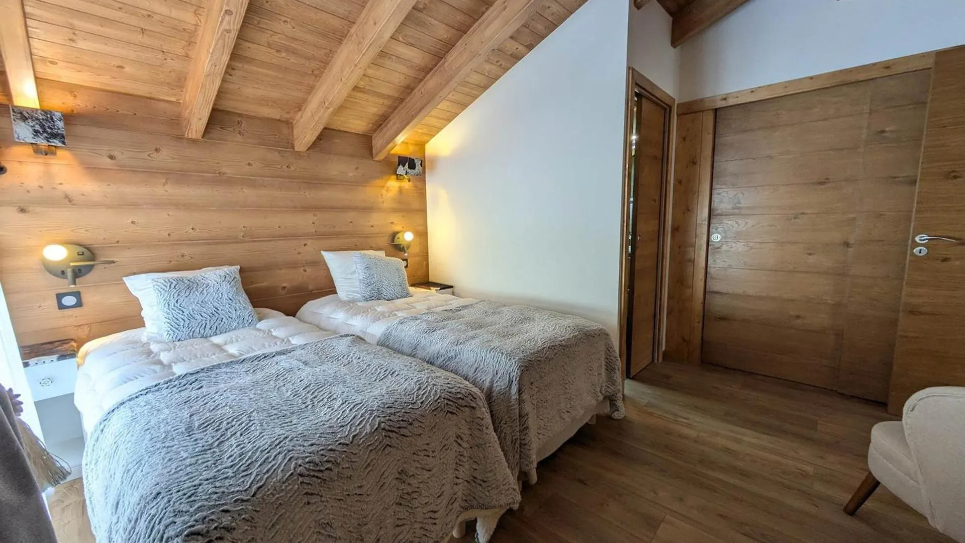 Les Gets - Chalet Moderne 5 Chambres Avec Jacuzzi, Cheminee Et Garage - Fr-1-623-367
