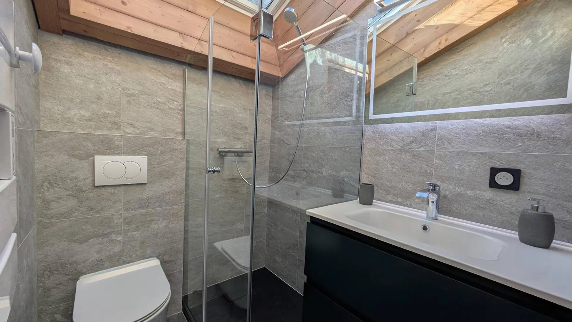 Les Gets - Chalet Moderne 5 Chambres Avec Jacuzzi, Cheminee Et Garage - Fr-1-623-367 France